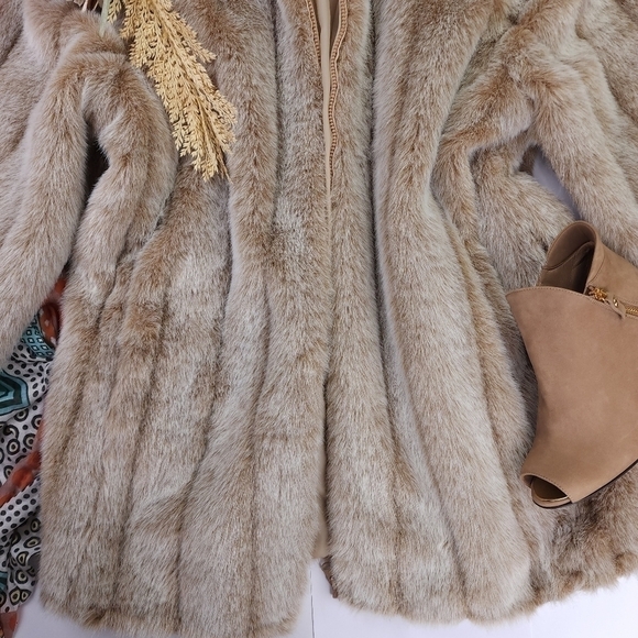 New Roaman's Soft Faux Fur Coat Sz M - Picture 12 of 14